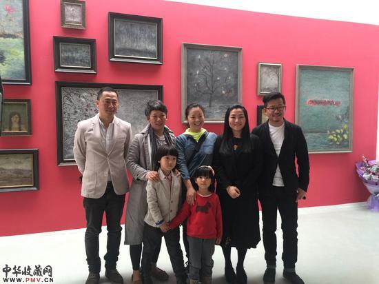 右二：艺术家步月