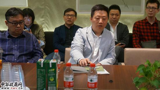 中央美术学院美术馆副馆长唐斌