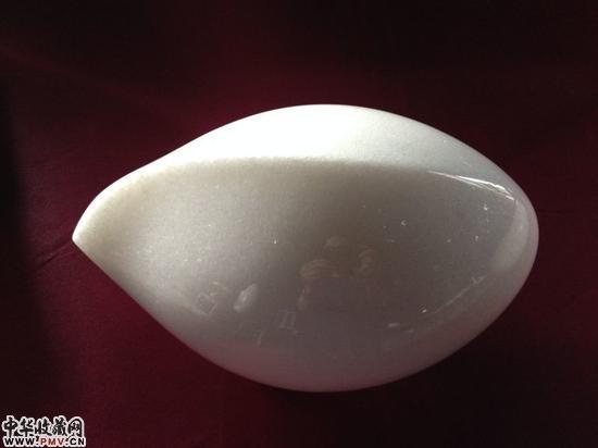 庞少贤汉白玉雕《北大》