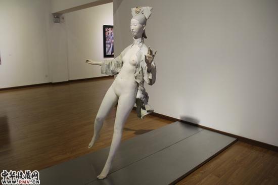 李象群作品 《堆云堆雪·云》