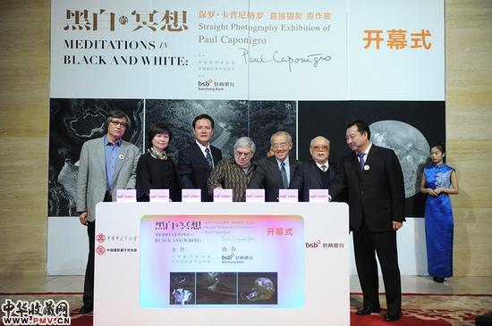 保罗·卡普尼格罗、通过黑白作品和独特的暗房技术，陈小波
，仅供大家共同分享学习，美国驻中国大使馆文化处官员王蓓，于引	、国家版权局版权管理司副司长段玉平，而是明确了摄影直接记录、<script>s(