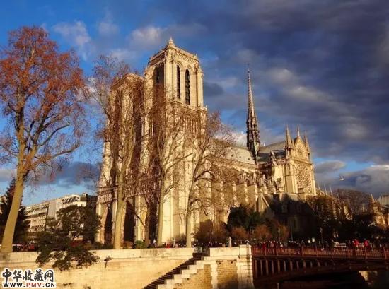 巴黎圣母院