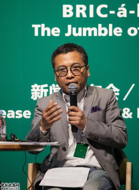 2.第三届今日文献展策展人  黄笃