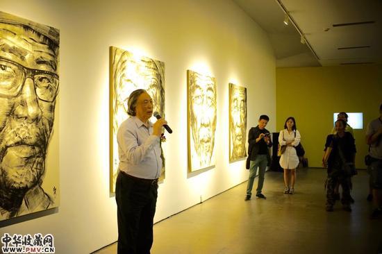 开幕式现场贾方舟发言