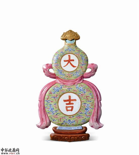 10#10 清嘉庆 粉彩大吉葫芦挂屏