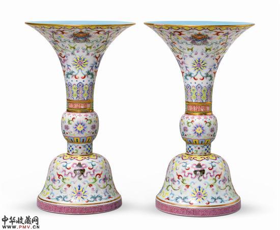 6#6 清乾隆  粉彩缠枝莲托八宝纹花觚 一对