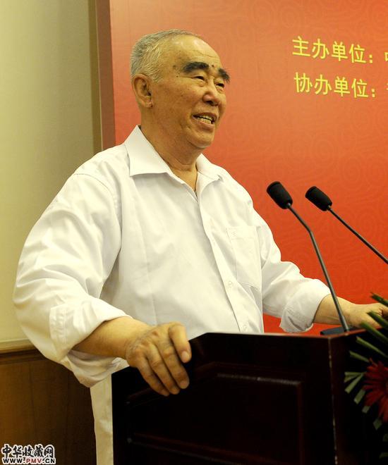 董振信会长在颁奖仪式上致辞