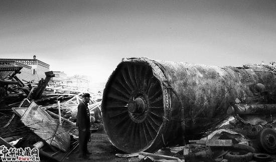 侯帅 回收站 2013 明胶银盐 32×54cm