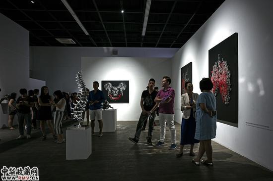 “低语者：夏航”展览现场照片 (8)