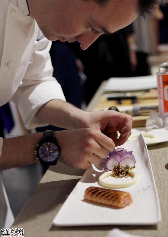 外滩华尔道夫酒店法餐厅主厨Jean-Philippe Dupas现场创作菜式