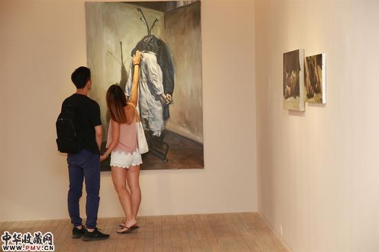 陈晗 茫茫暗色 开幕现场5_Hadrien de Montferrand画廊