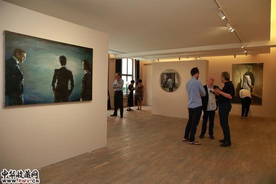 陈晗 茫茫暗色 开幕现场1_Hadrien de Montferrand画廊