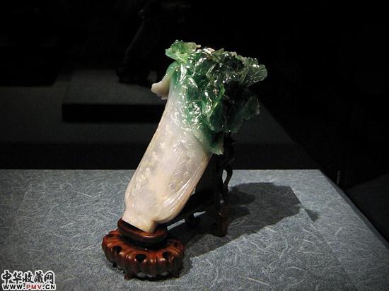 翠玉白菜（Jadeite Cabbage） 　　图片：Courtesy of peellden， via Wikimedia Commons