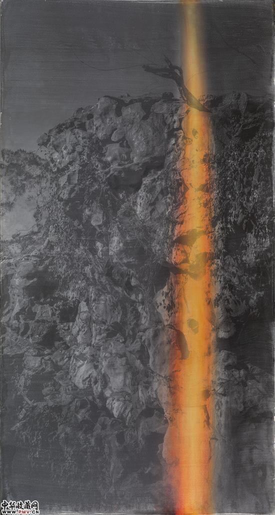 Leaked Light II《漏光》之二摄影 银盐感光乳剂在绢缎上 照相油色绘画-63x118-20...