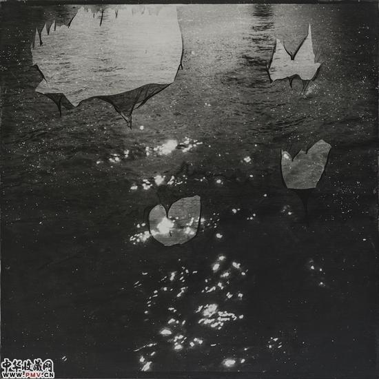 The River of Ophelia奥菲莉娅的河-摄影 明胶银感光在绢缎等综合艺术手段-120x120cm