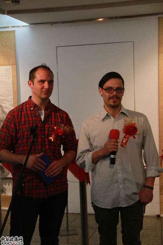 国际艺术代表布赖恩先生 罗斯先生