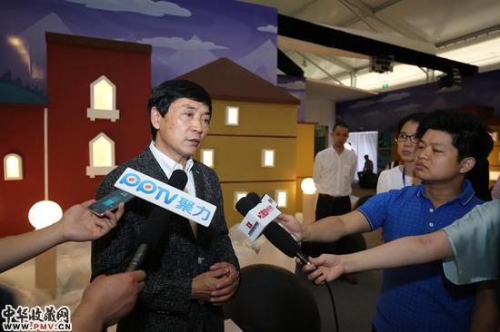 曹文轩接受采访