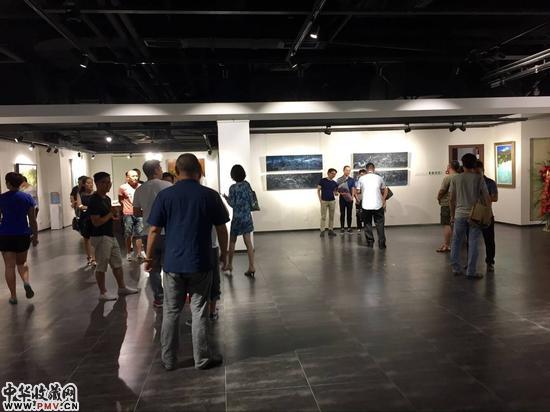 杨炼个展“殇城记”开幕式现场照片 (1)