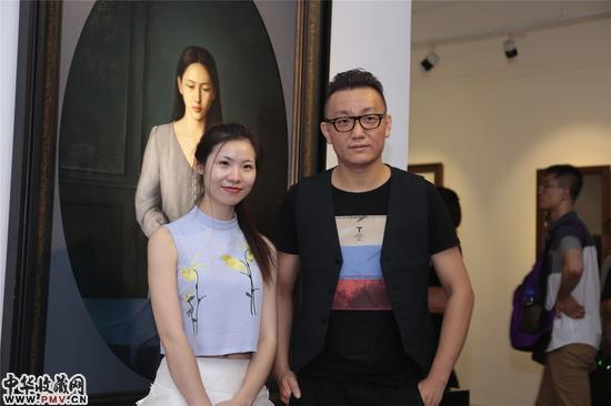 李陈辰与观众合影