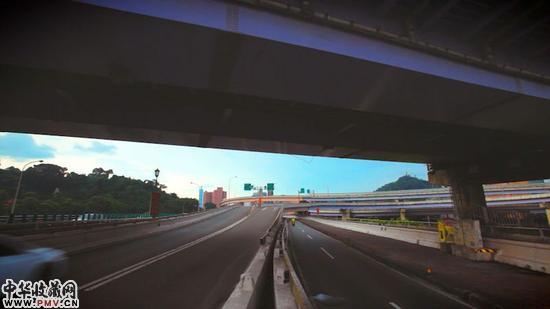 蟾蜍山环河快速道路