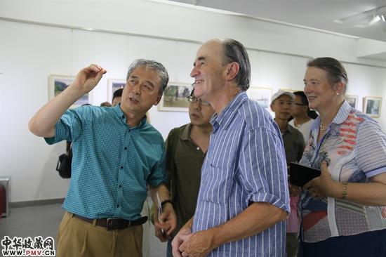 7中外嘉宾现场交流