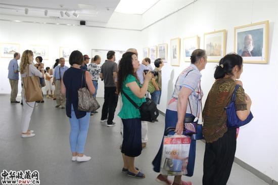 8现场吸引众多水彩爱好者