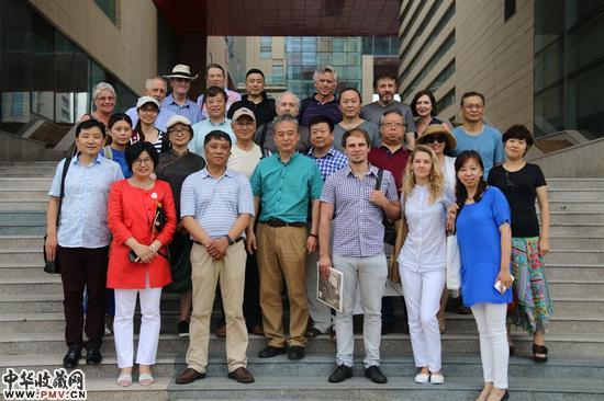 9部分中外参展画家、嘉宾合影