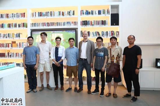 从左至右：耶苏，毛安玮，莫伟康，徐小鼎，柯理博士，张嗣，代化，祁震