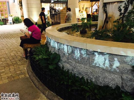 徐正月 《行人》影像截图 (2)