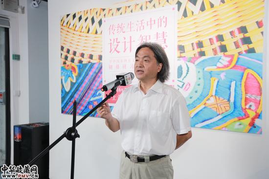 上海大学美术学院院长、上海公共艺术协同创新中心主任汪大伟教授