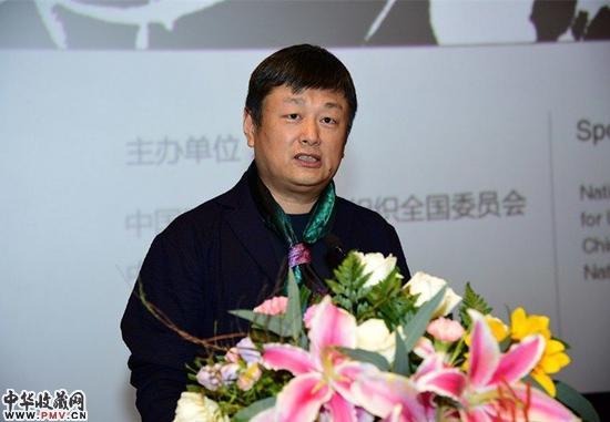 3-著名策展人、“韩美林全球巡展”主策展人赵力阐述策展理念