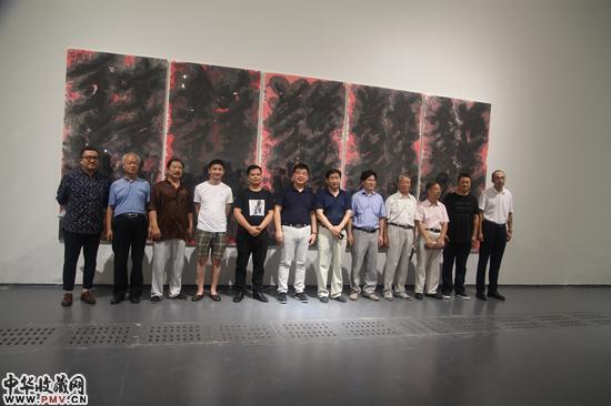 开幕式嘉宾合影