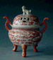 十九世纪 珊瑚红釉龙纹三足炉
