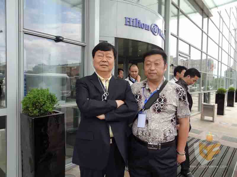 王西京先生与郑保华先生在波兰出访期间