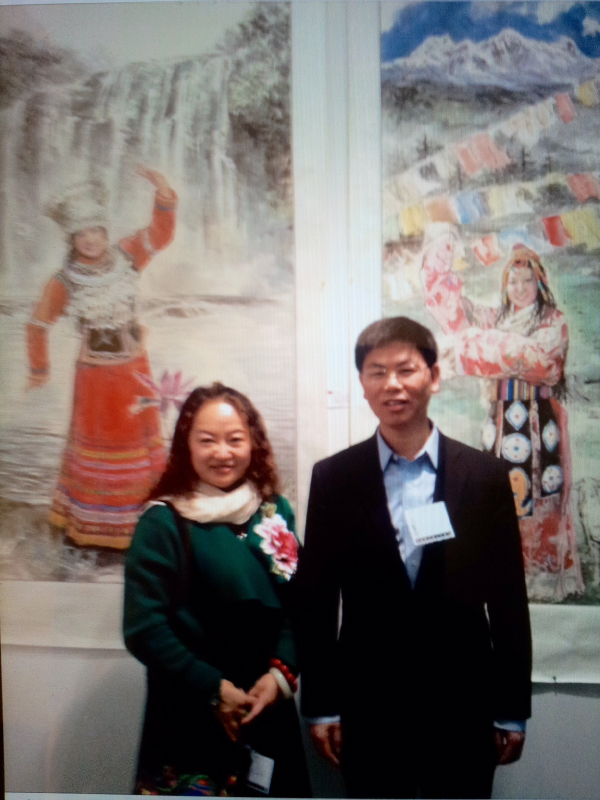 中国驻美国领事馆总领事参加画展