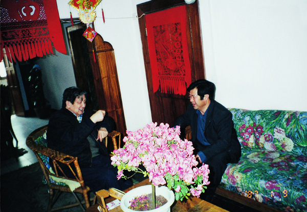 夏德起与崔子范在新切交谈  探讨技艺