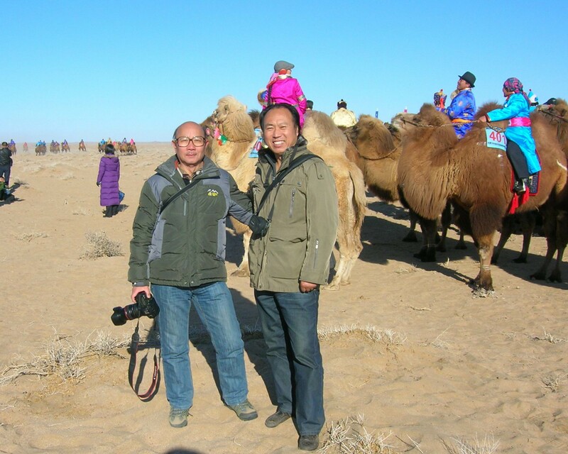 与阿年先生在万峰骆驼节上