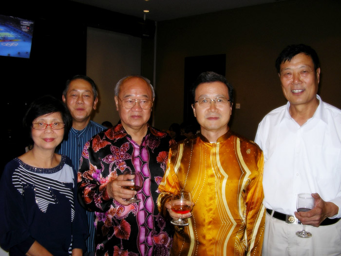 马来西亚办展，中国大使,马来商会,及美术馆长合影