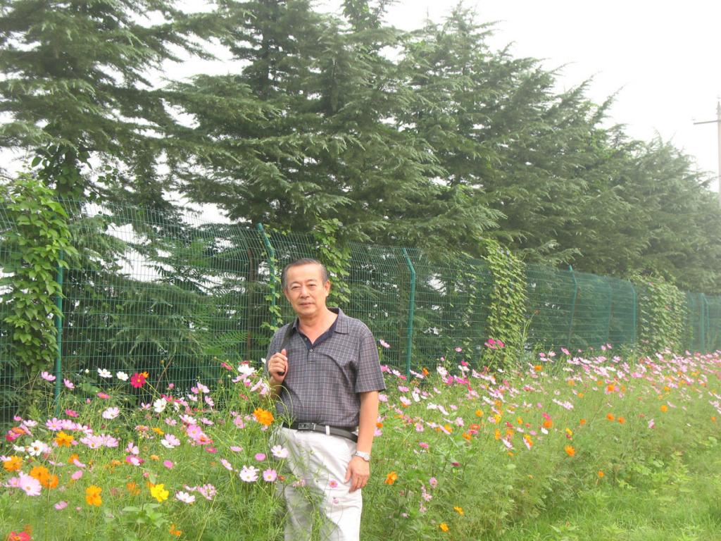 王根月照片