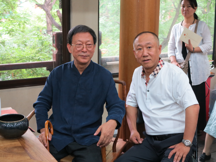 2015年与著名书画家吴悦石先生合影