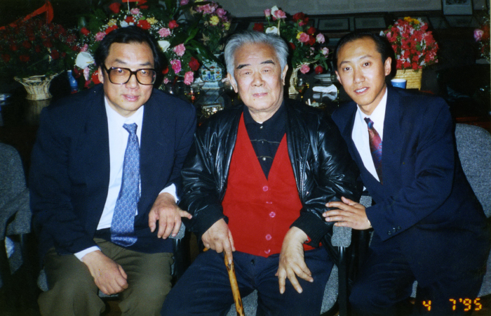 1995年与黄胄、陈岩先生合影