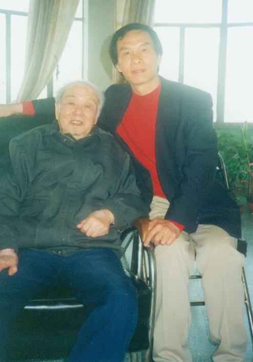 在武汉梨园医院探望恩师杨立光教授
