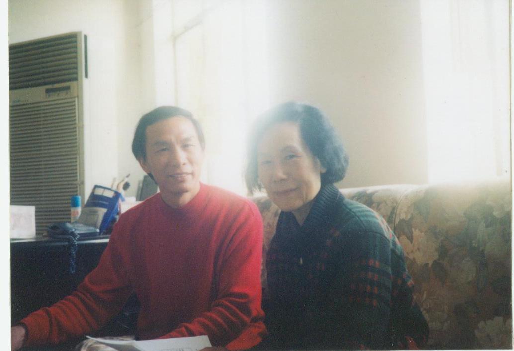 在徐悲鸿纪念馆受徐悲鸿夫人廖文静接见