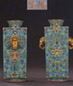 清嘉庆 松石绿地粉彩番莲纹琮式瓶(1对)