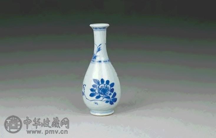 清顺治 青花折枝莲小瓶