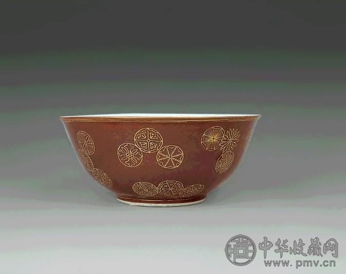 清光绪 酱釉描金皮球花大碗