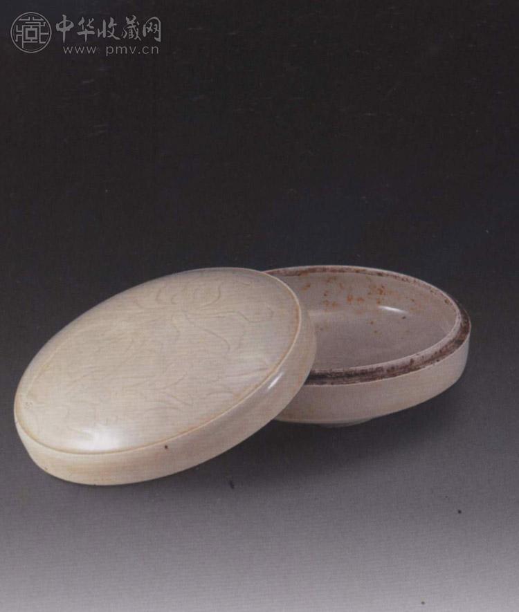 宋 定窑暗刻花卉圆盒