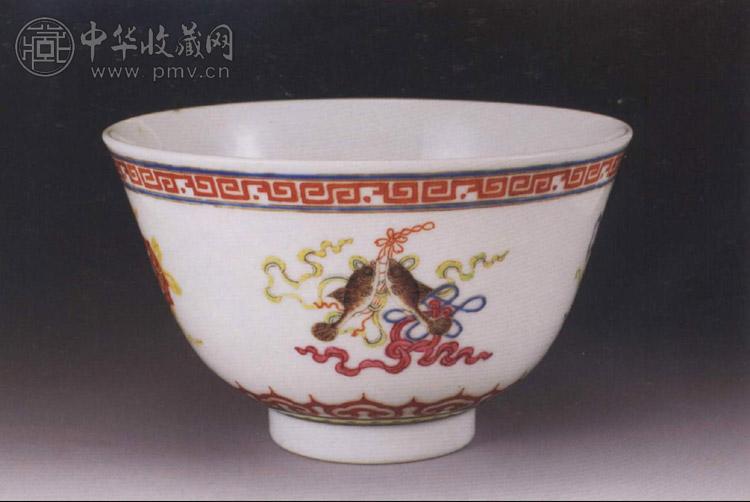 清乾隆 粉彩八宝纹碗