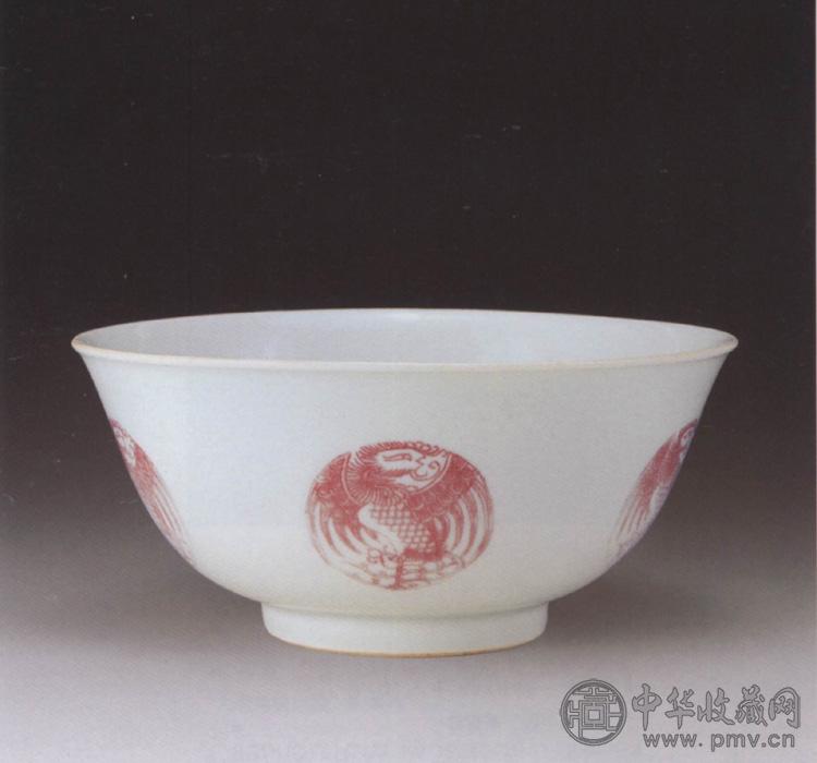 清道光 釉里红团鹤碗