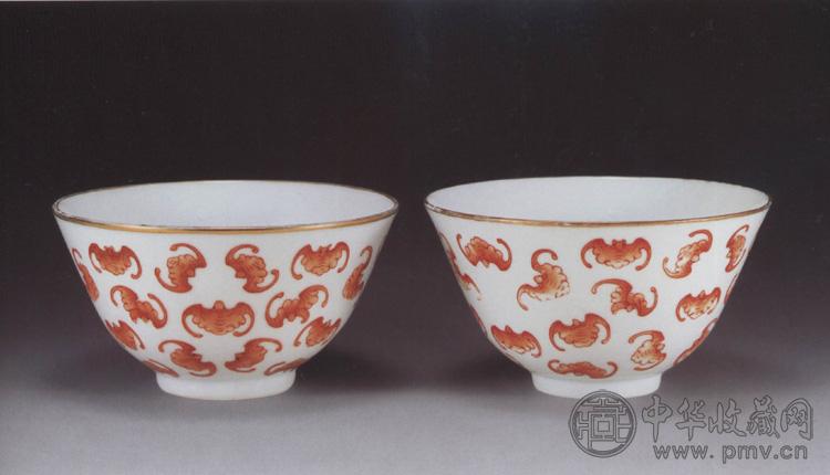 清同治 红彩蝠纹碗(2件)